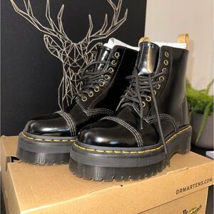Dr. Martens Jadon III Black